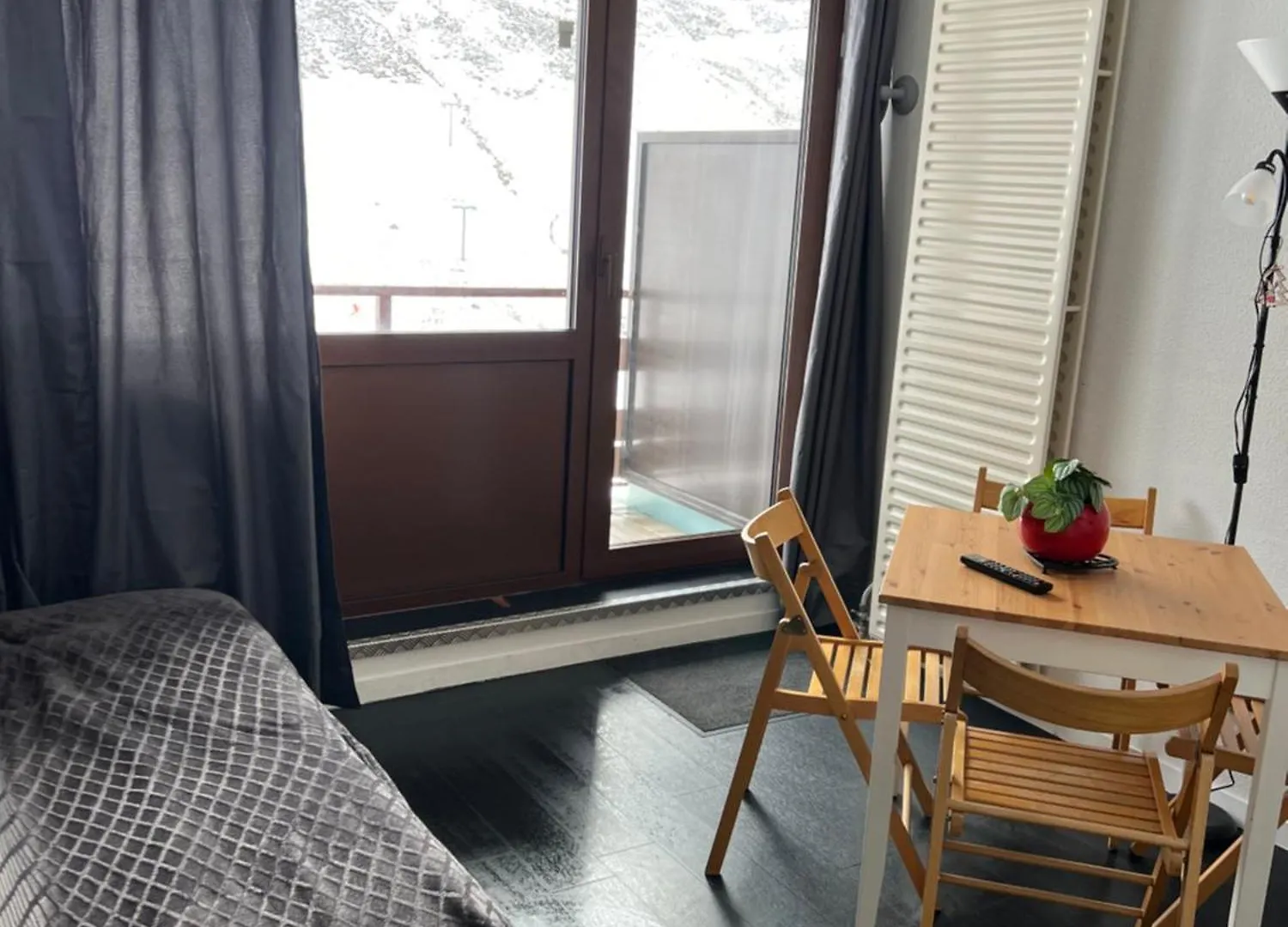 Studio 4 Personnes Residence Le Montana Au Pied Des Pistes Balcon Plein Sud 라몽지 아파트